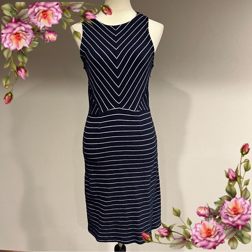 Old Navy striped navy/white sleeveless scoop neck knee length dress‎ size Small